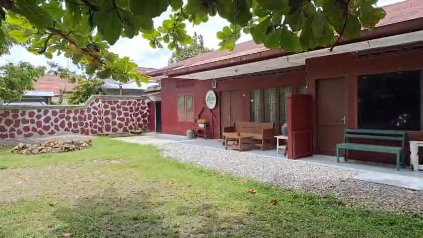 Brussels Homestay Balige Exterior photo